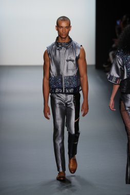 New York Moda Haftası sırasında Son Jung Wan Pist