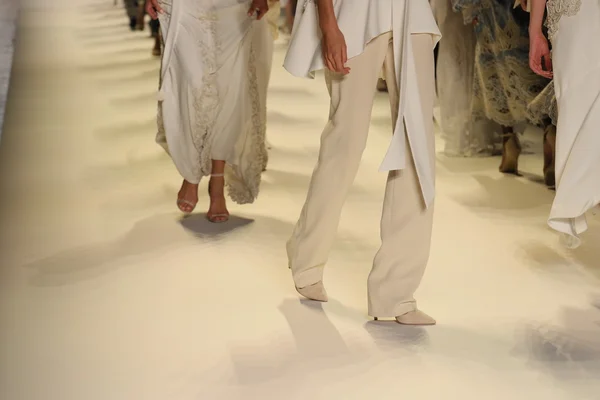 Jonathan Simkhai desfile de moda — Fotografia de Stock