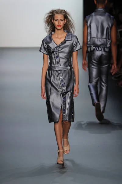 Son Jung Wan Runway during New York Fashion Week — Stock Photo, Image