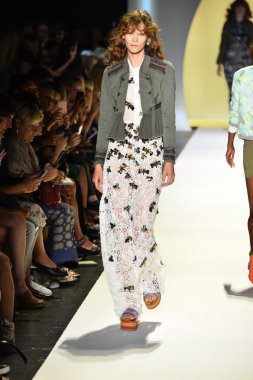 New York Moda Haftası sırasında Desigual defile