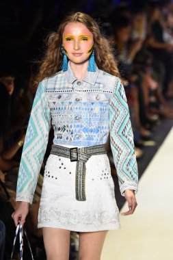 New York Moda Haftası sırasında Desigual defile