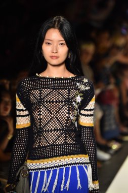 New York Moda Haftası sırasında Desigual defile