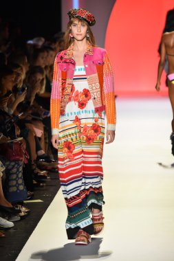 New York Moda Haftası sırasında Desigual defile