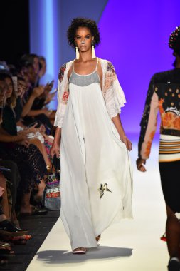 New York Moda Haftası sırasında Desigual defile