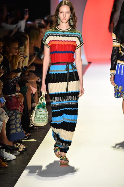 Desigual-Modenschau während New Yorker Fashion Week — Stockfoto