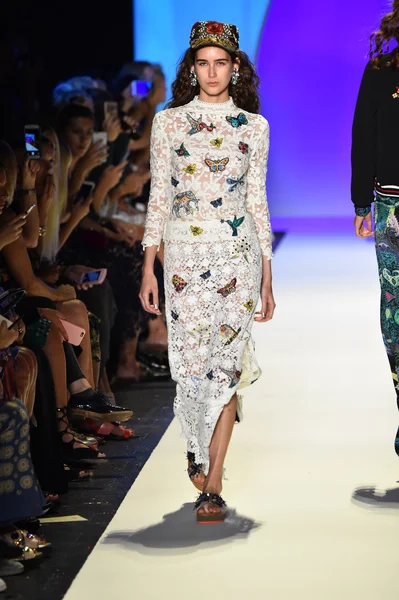 Desigual desfile de moda durante New York Fashion Week — Fotografia de Stock