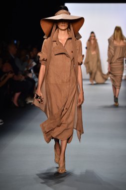  Nicholas K İlkbahar 2017 New York Moda Haftası defilesi