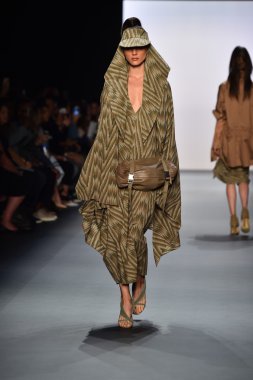  Nicholas K İlkbahar 2017 New York Moda Haftası defilesi