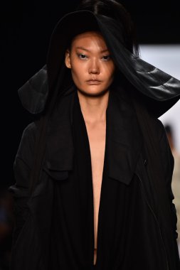  Nicholas K İlkbahar 2017 New York Moda Haftası defilesi