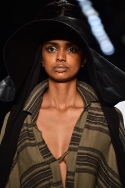  Nicholas K İlkbahar 2017 New York Moda Haftası defilesi