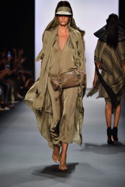  Nicholas K İlkbahar 2017 New York Moda Haftası defilesi