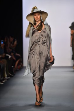  Nicholas K İlkbahar 2017 New York Moda Haftası defilesi