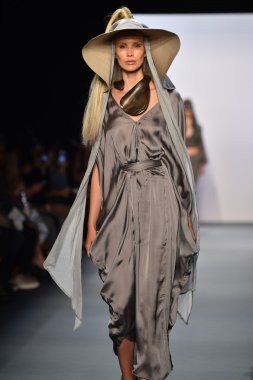  Nicholas K İlkbahar 2017 New York Moda Haftası defilesi