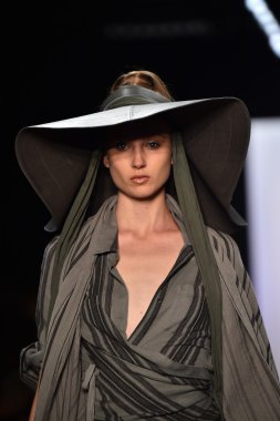  Nicholas K İlkbahar 2017 New York Moda Haftası defilesi