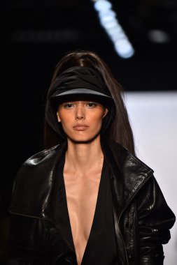  Nicholas K İlkbahar 2017 New York Moda Haftası defilesi