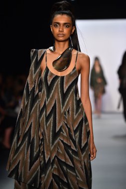  Nicholas K İlkbahar 2017 New York Moda Haftası defilesi