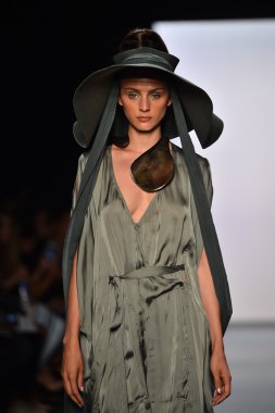  Nicholas K İlkbahar 2017 New York Moda Haftası defilesi