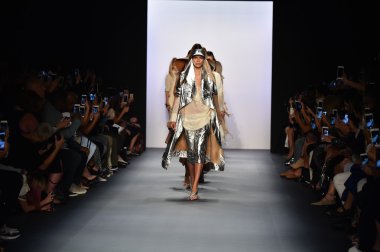 Nicholas K İlkbahar 2017 New York Moda Haftası defilesi