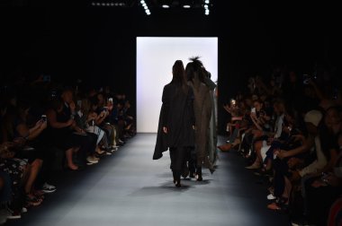 Nicholas K İlkbahar 2017 New York Moda Haftası defilesi