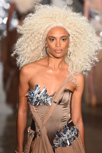 El desfile de moda Blonds durante MADE Fashion Week —  Fotos de Stock