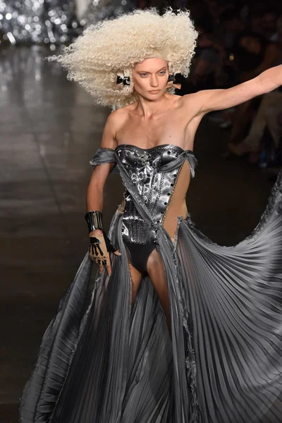 The Blonds fashion show during MADE Fashion Week — Stock Photo, Image