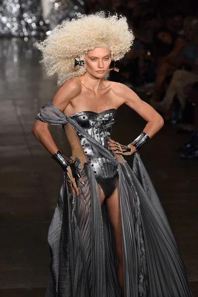 El desfile de moda Blonds durante MADE Fashion Week —  Fotos de Stock