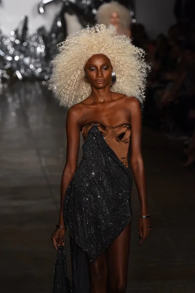 The Blonds fashion show during MADE Fashion Week — Stock Photo, Image