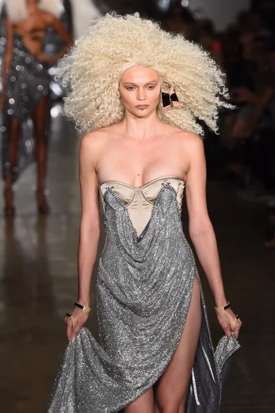 The Blonds fashion show during MADE Fashion Week — Stock Photo, Image