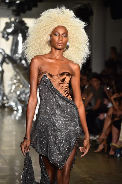 The Blonds fashion show — Stock Photo, Image