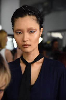  Blonds gösterisi sırasında sahne arkası