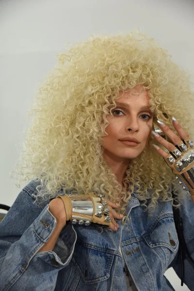 Backstage during The Blonds show — Stock Photo, Image