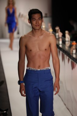 Kyboe! Defile sırasında New York Moda Haftası