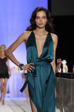 Kyboe! Defile sırasında New York Moda Haftası