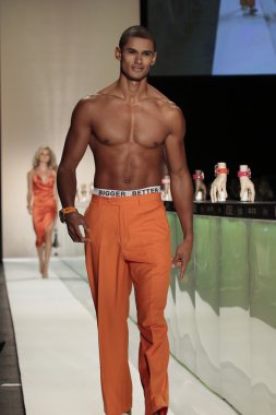  Kyboe! Defile sırasında New York Moda Haftası