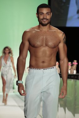  Kyboe! Defile sırasında New York Moda Haftası