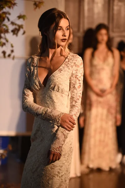 Claire Pettibone fyra säsonger Collection Showcase — Stockfoto