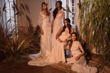 Claire Pettibone Four Seasons Koleksiyonu Vitrini 