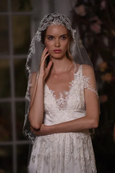 Claire Pettibone kolekcja czterech sezonów Prezentacja — Zdjęcie stockowe