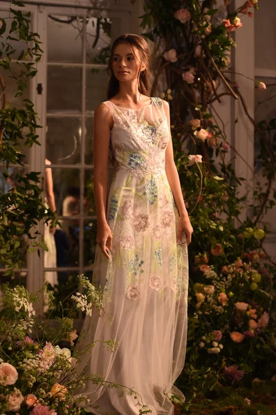 Claire Pettibone négy évszak gyűjtemény Showcase — Stock Fotó