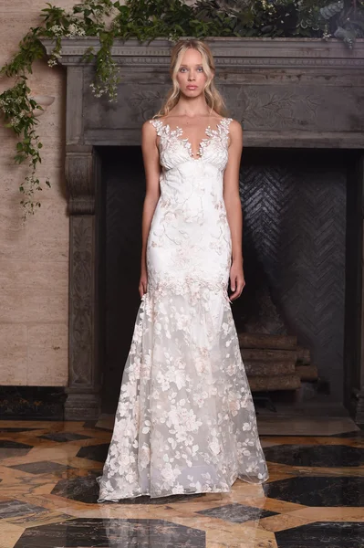 Claire Pettibone Quattro Stagioni Catalogo Photo Shoot — Foto Stock