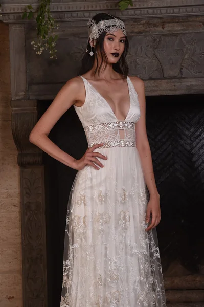 Claire Pettibone Four Seasons Catalog Photo Shoot — Stock Photo, Image