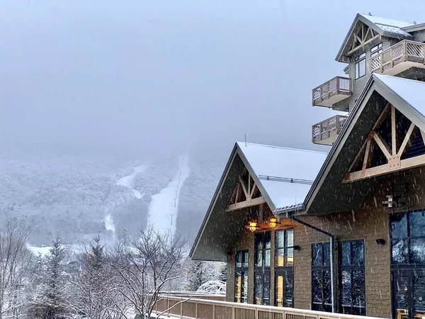 Tomma Stowe Mountain Resort Spruce Peak Village Kvällen Början December — Stockfoto