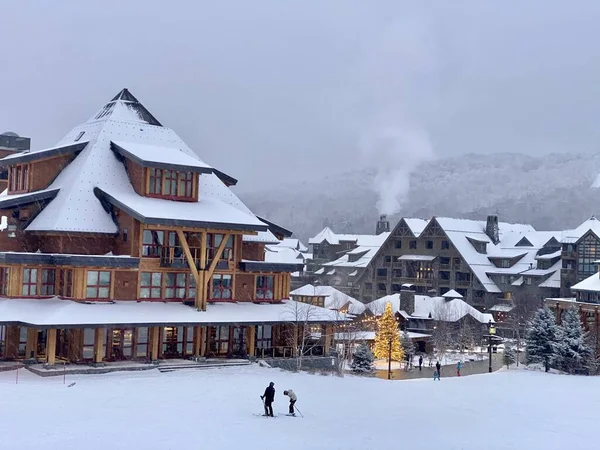 Stowe Mountain Resort Fichte Gipfel Dorf Abend Anfang Dezember 2020 — Stockfoto
