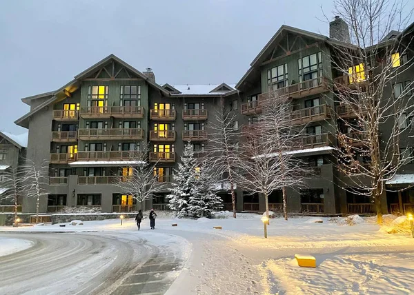 Stowe Mountain Resort Spruce Peak Village Evening Time Début Décembre — Photo