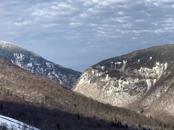 Prachtige Zonnige Dag Met Blauwe Lucht Witte Wolken Stowe Mountain — Stockfoto