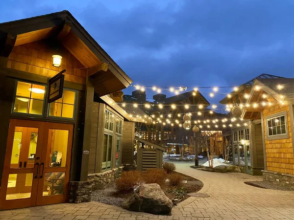 Empty Stowe Mountain Resort Spruce Peak Village Początek Grudnia 2020 — Zdjęcie stockowe