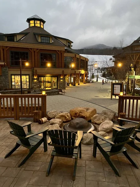 Chaises Vides Anneau Feu Stowe Mountain Resort Spruce Peak Village — Photo