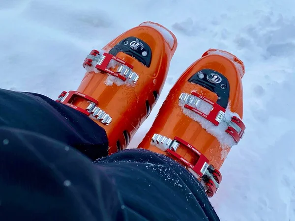 Orange Rennskistiefel Alpin — Stockfoto