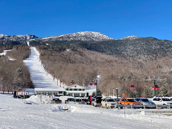 美国佛蒙特州贡多拉的斯托山滑雪胜地 — 图库照片