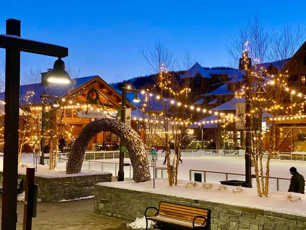 Patinoire Stowe Mountain Resort Spruce Peak Village Soir Début Décembre — Photo